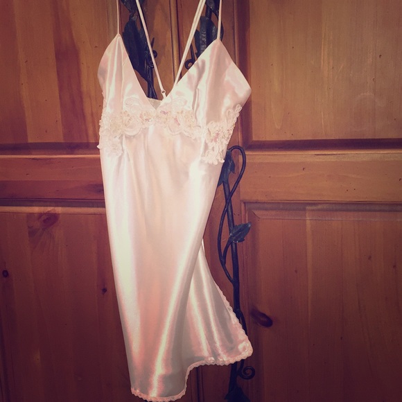 Victoria’s Secret 💕Bridal Lingerie 💋 - Picture 4 of 8